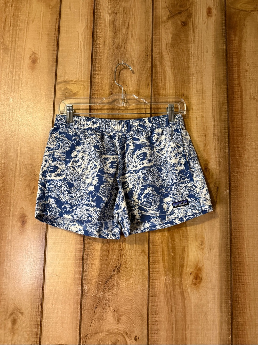 Patagonia Women's Barely Baggies™ Shorts - 2½" $75 Retail - Picture 2 of 7